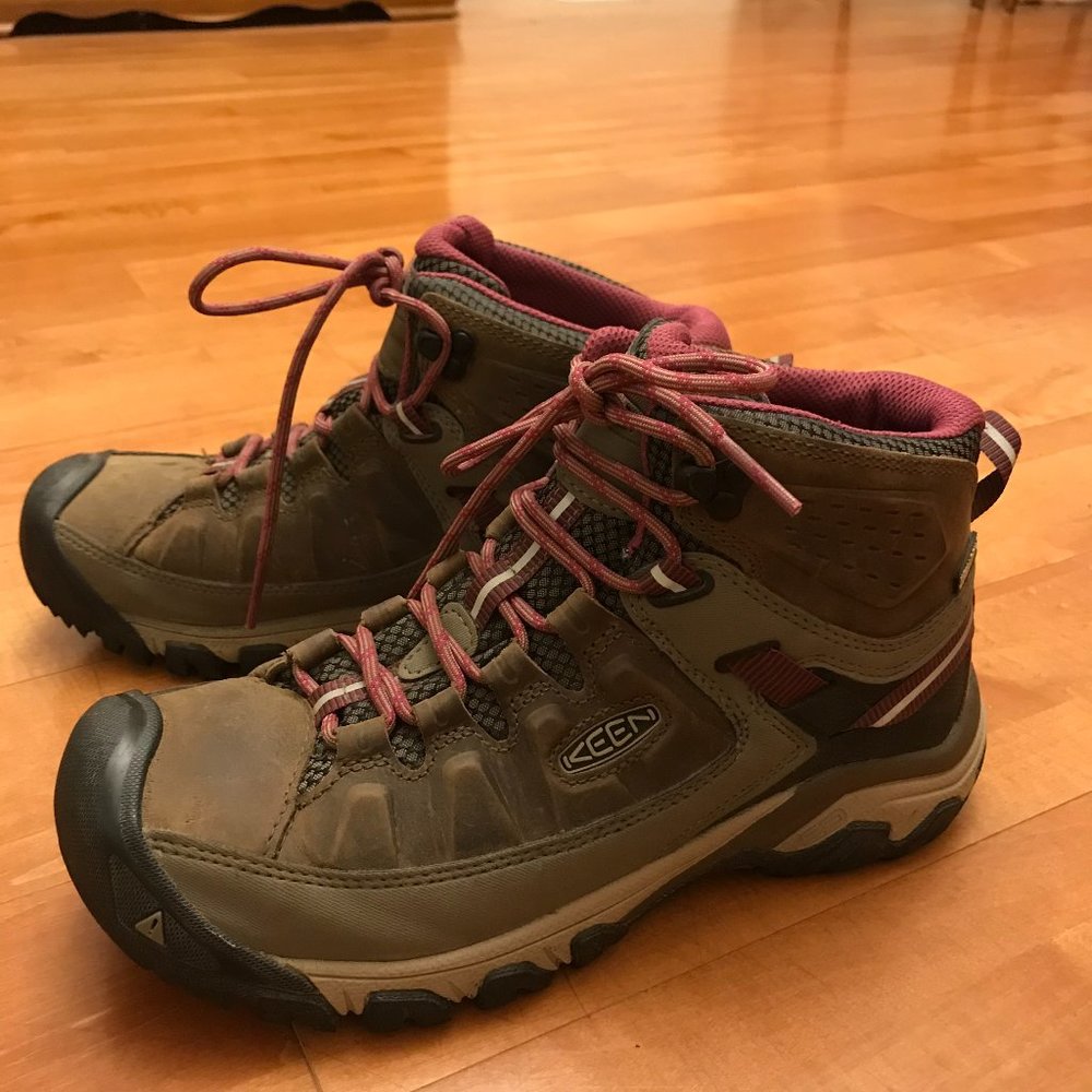 Keen Targhee Mid Hiking Boots